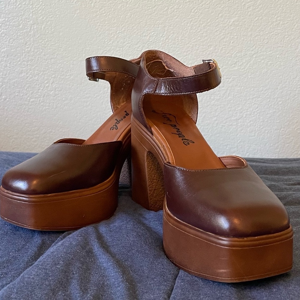 Free People Gwen Mary Jane Platform Pump size 39.5